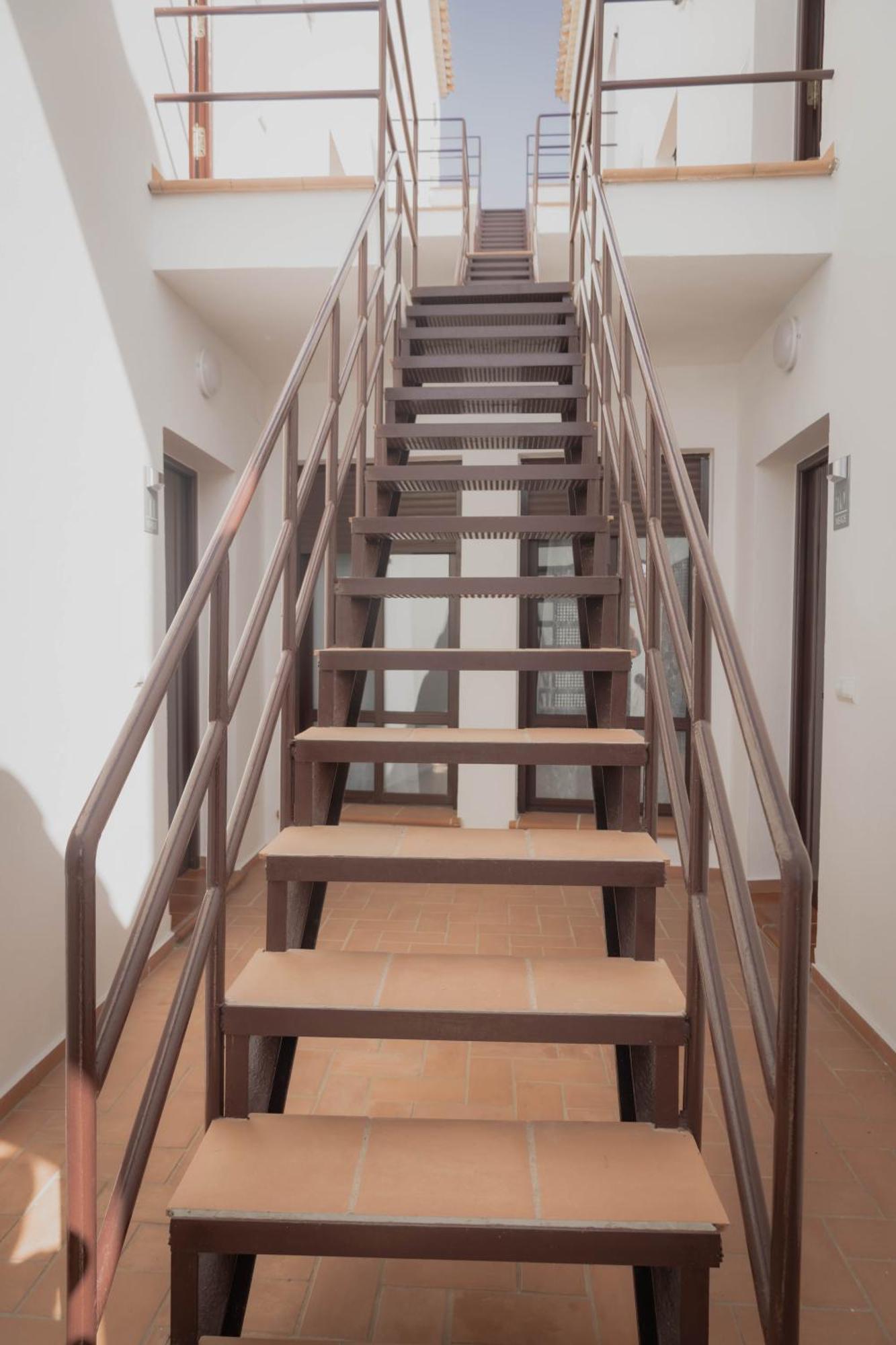 Neade Residencial Suites ซานลูการ์ เด กัวเดียนา ภายนอก รูปภาพ