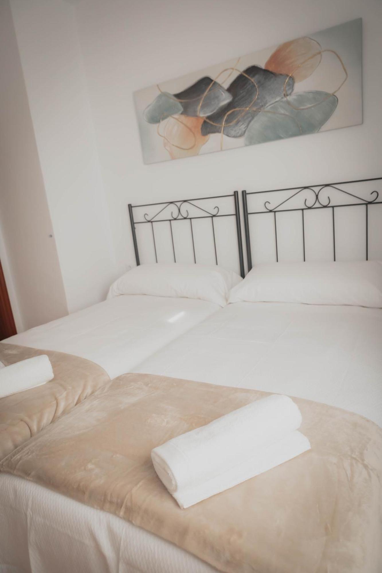 Neade Residencial Suites ซานลูการ์ เด กัวเดียนา ภายนอก รูปภาพ